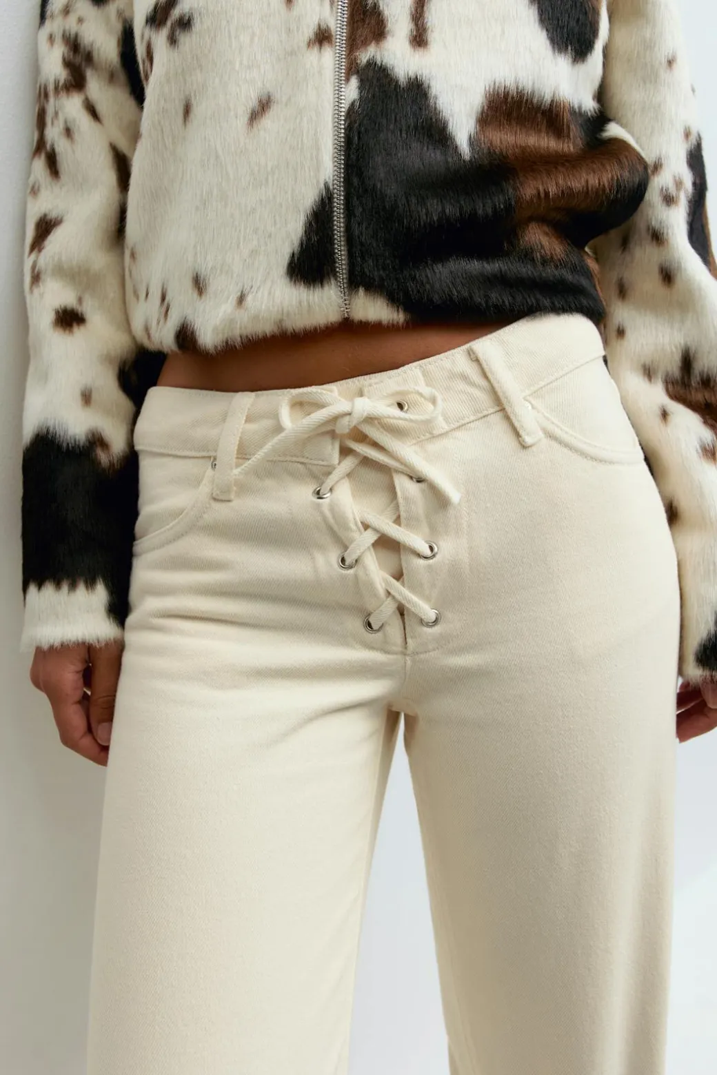Lacing jeans