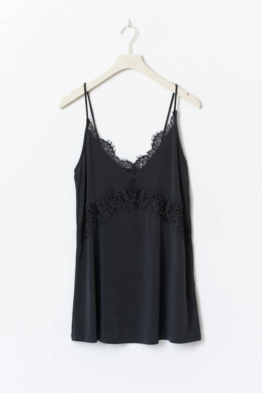 Long lace singlet