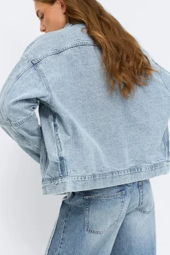 Loose denim jacket