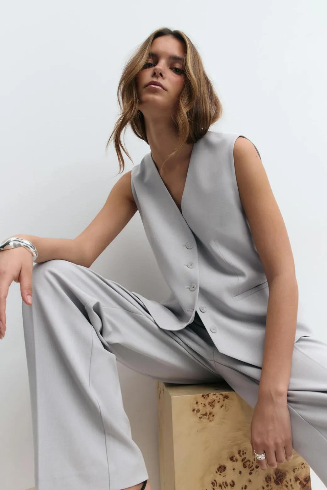 Loose tailored vest