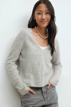 Loose v-neck knit sweater