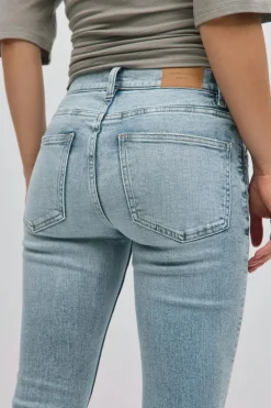 Low waist bootcut jeans