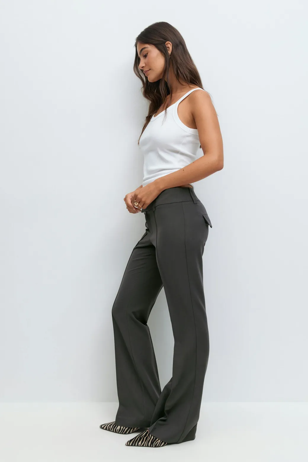 Low waist bootcut trousers