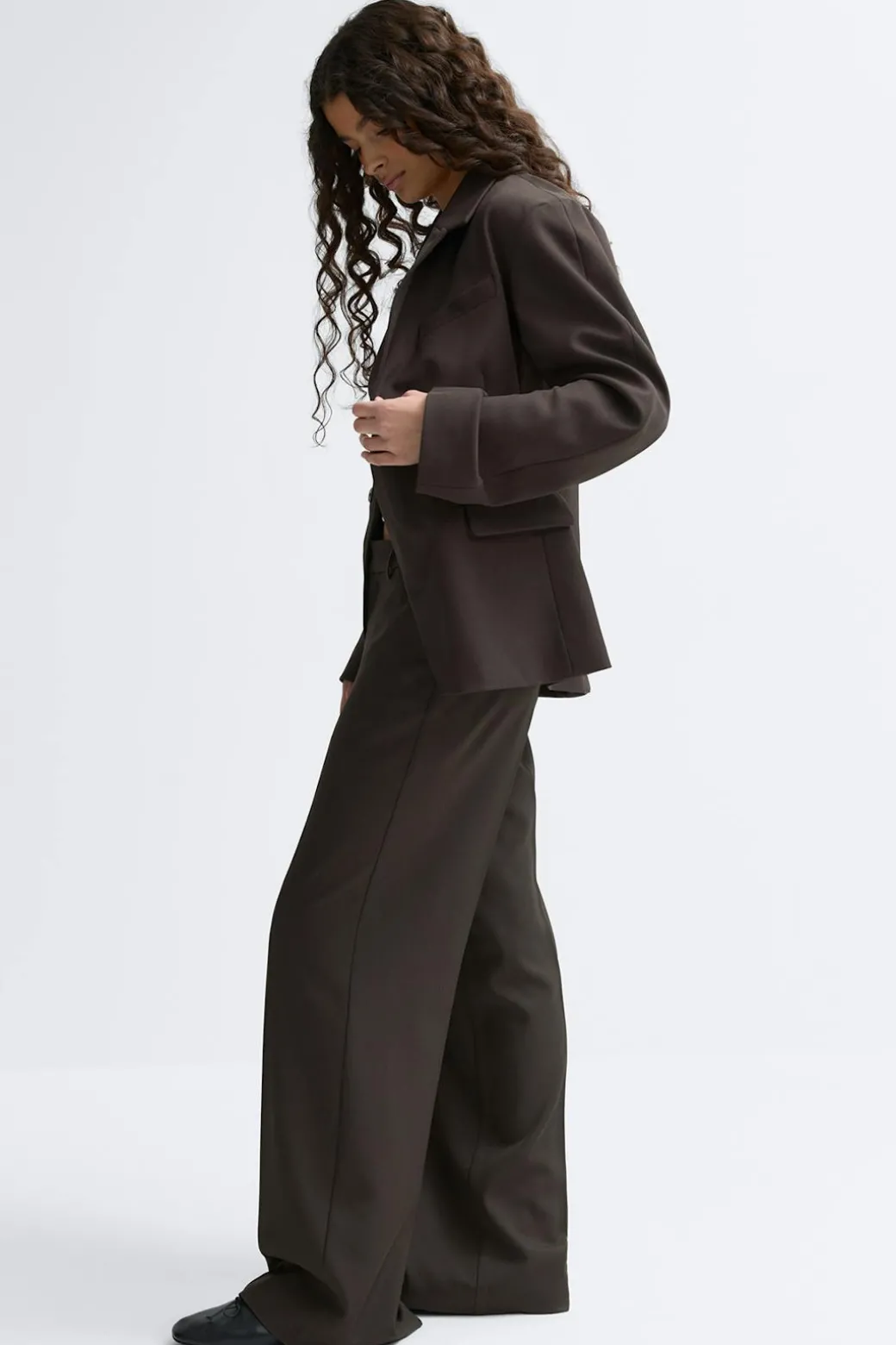 Low waist trousers