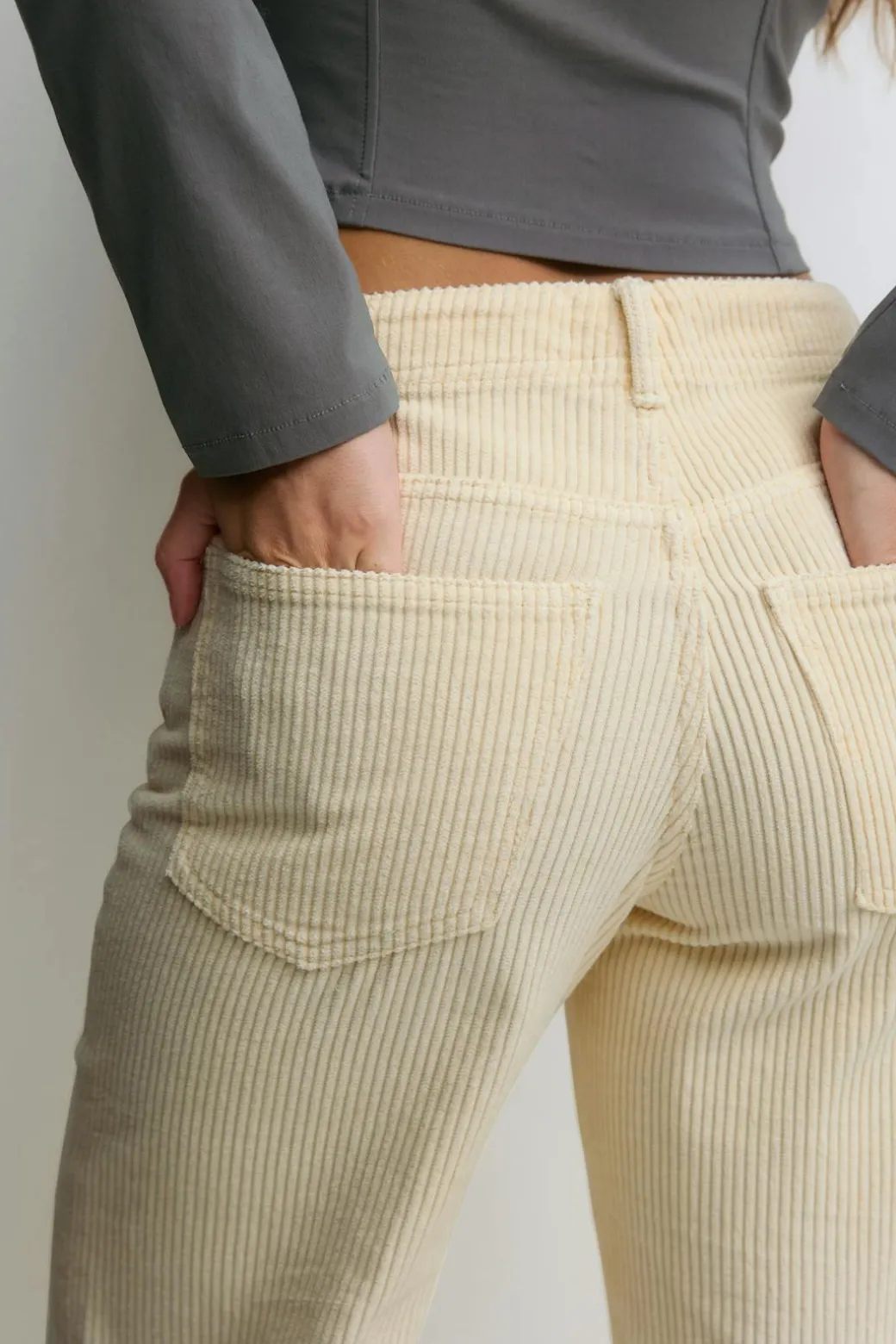 Low wide cord jeans