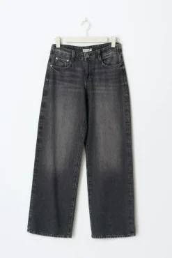 Low wide jeans