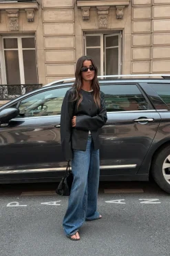 Low wide jeans