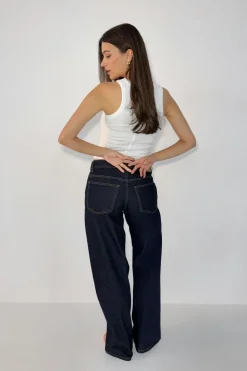 Low wide jeans