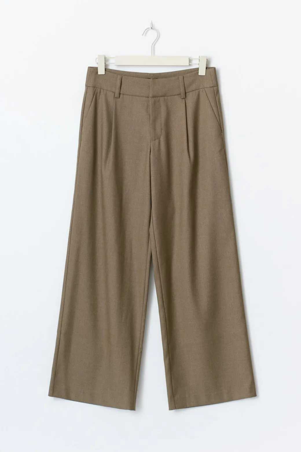 Low wide pleated trousers