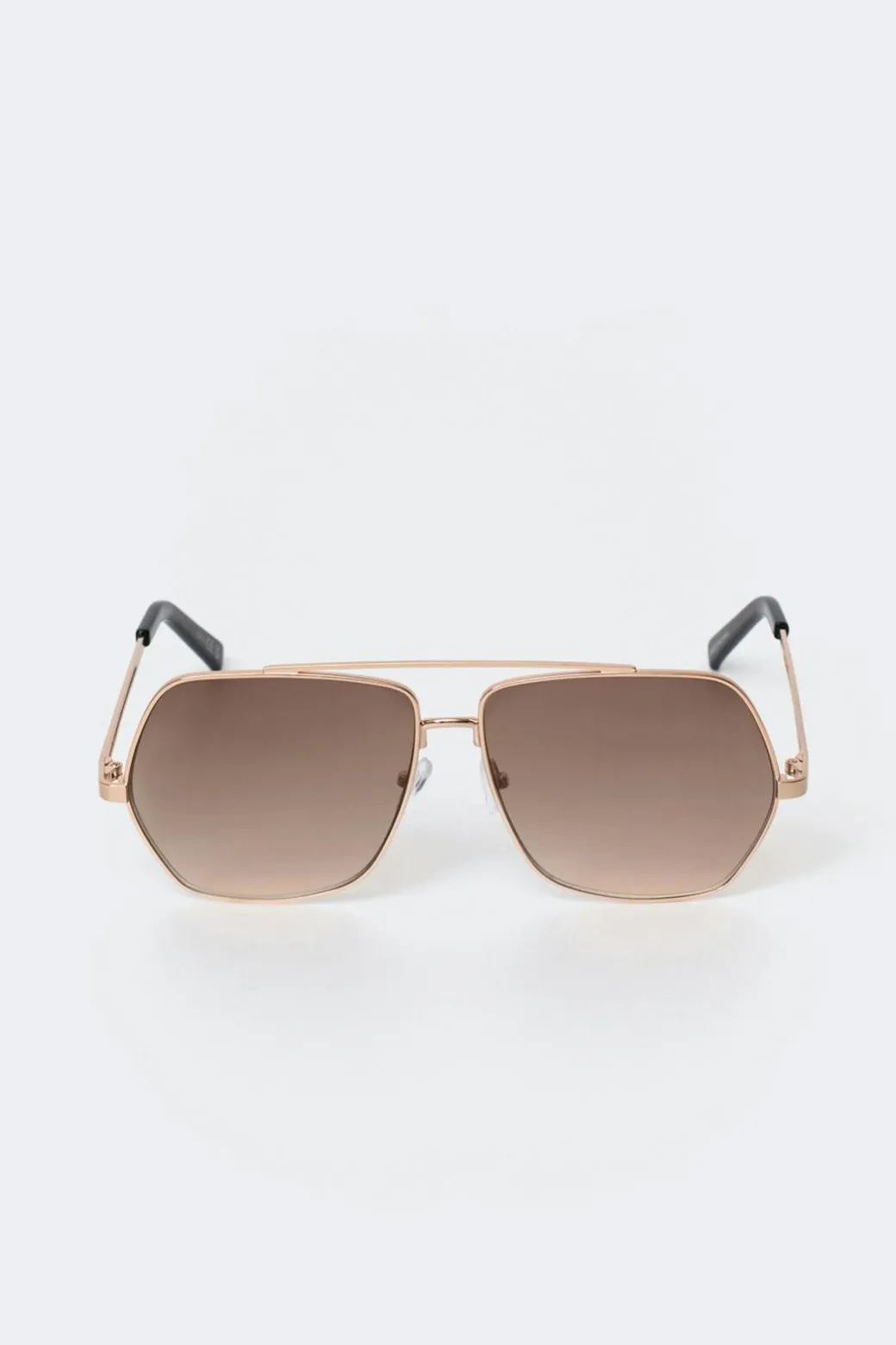 Metal frame aviator sunglasses