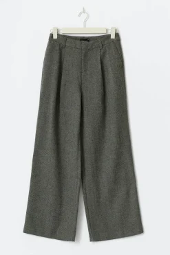 Mid waist herringbone trousers