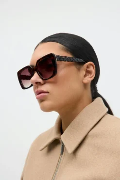 Oversized square sunglasses