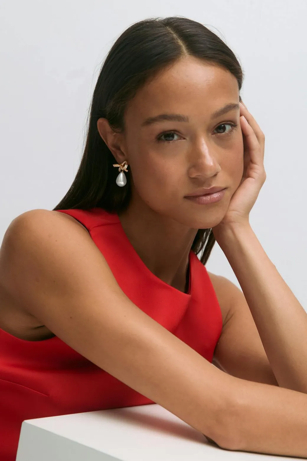 Pearl bow earrings
