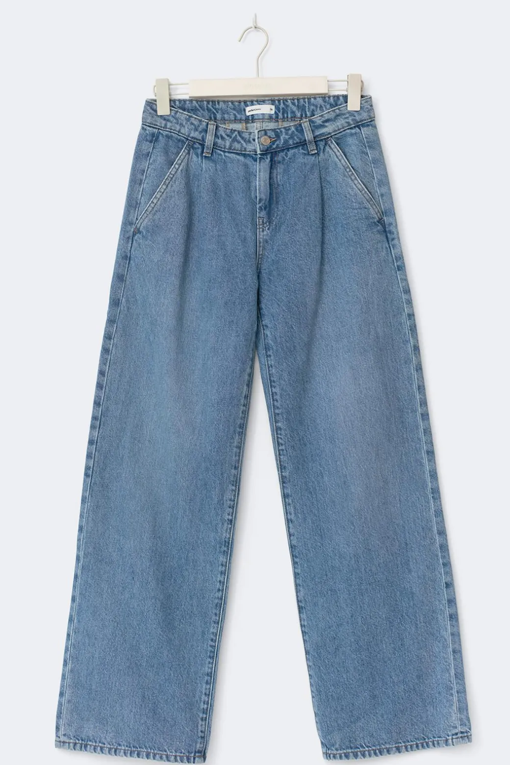 Pleated slouchy jeans