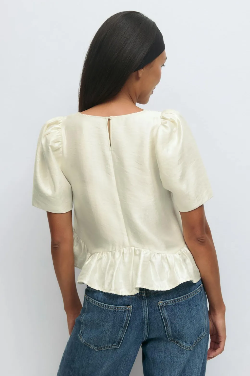 Puff sleeve blouse