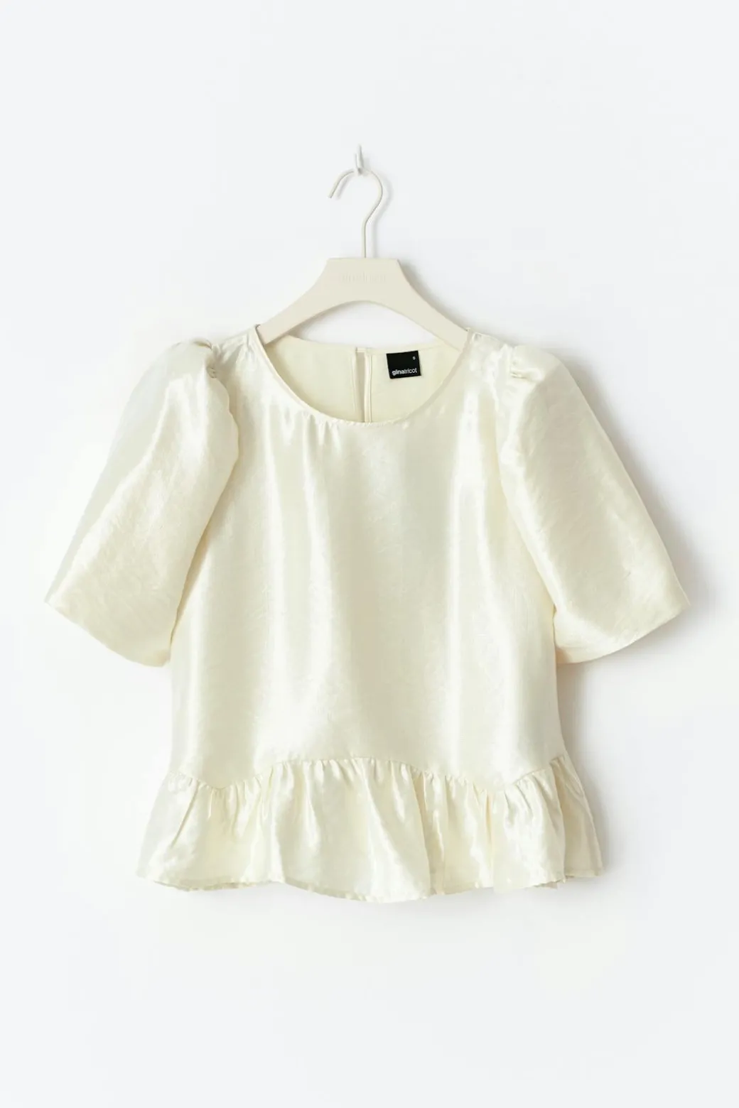 Puff sleeve blouse