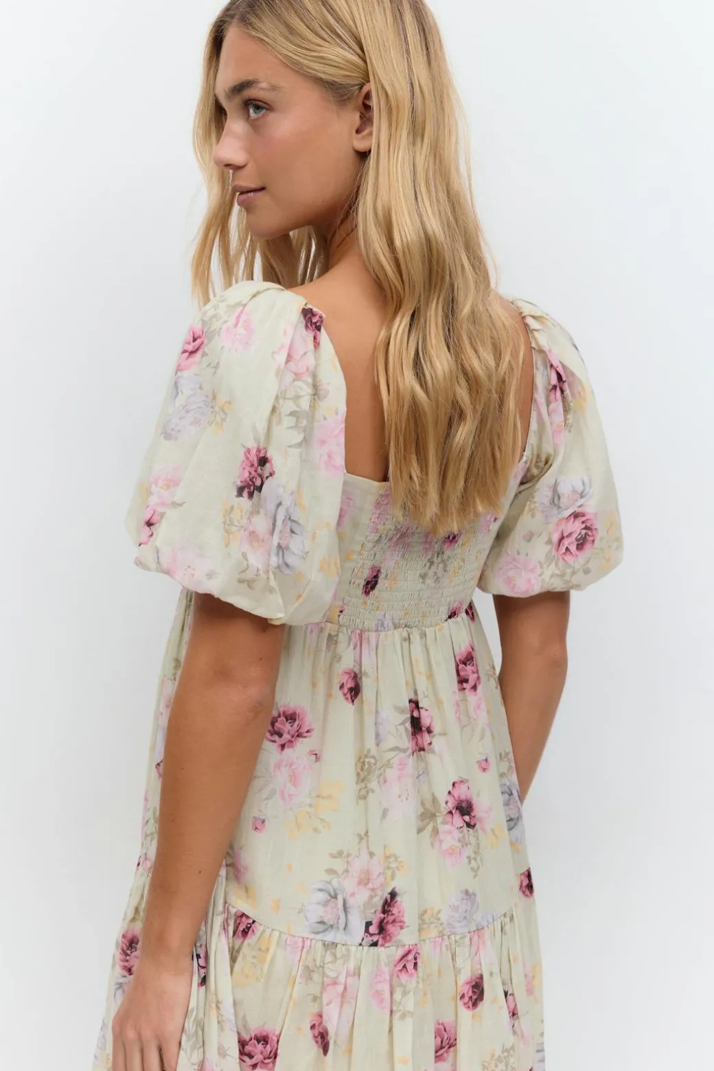 Puff sleeve dress