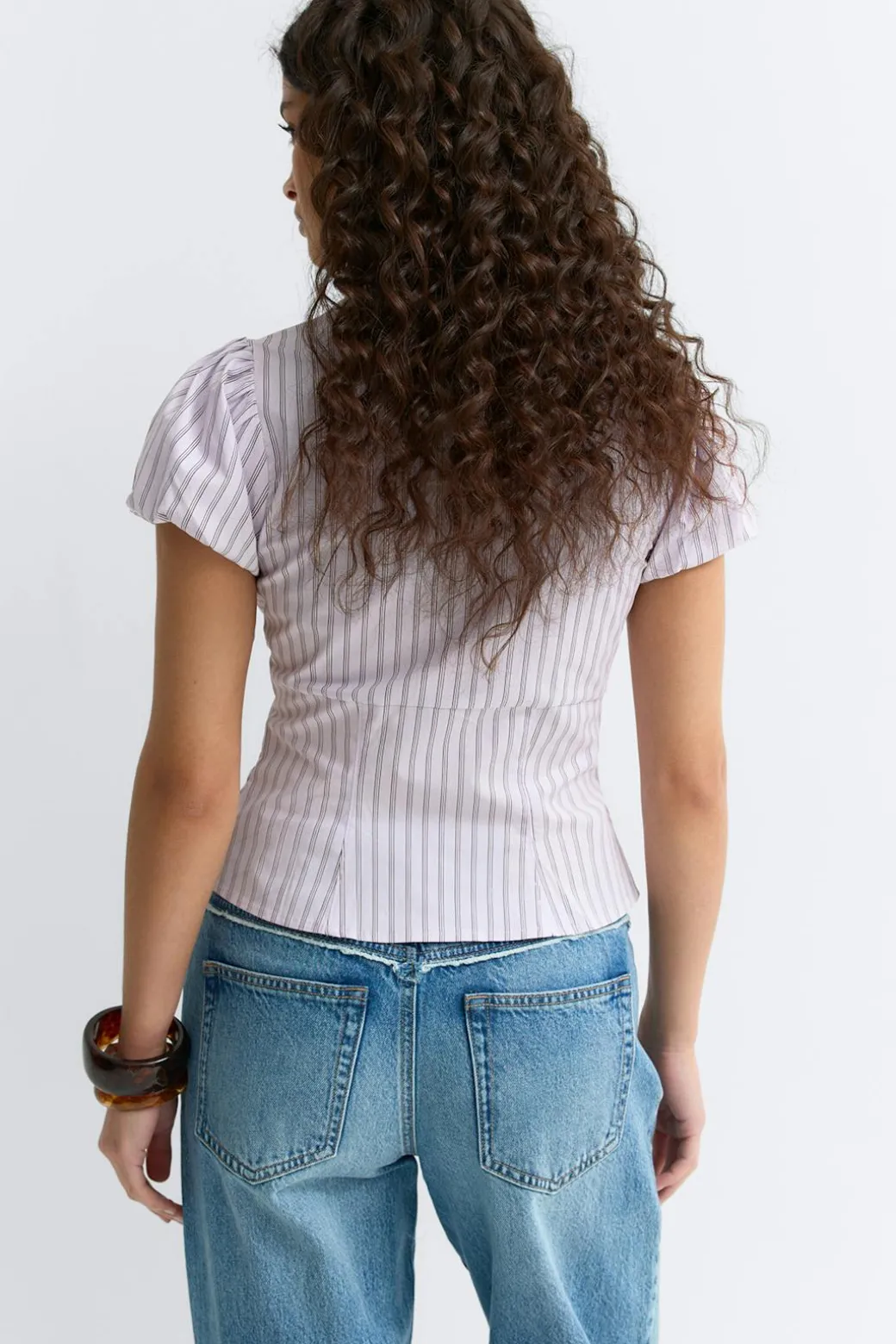 Puff sleeve shirt