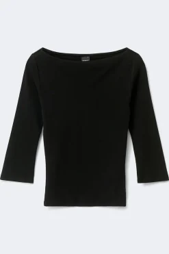 Quarter sleeve boatneck top