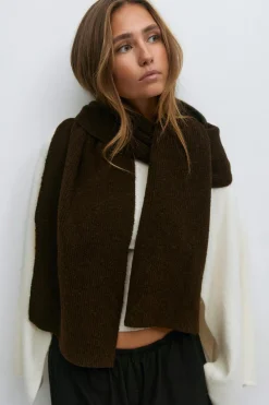 Rib knitted scarf