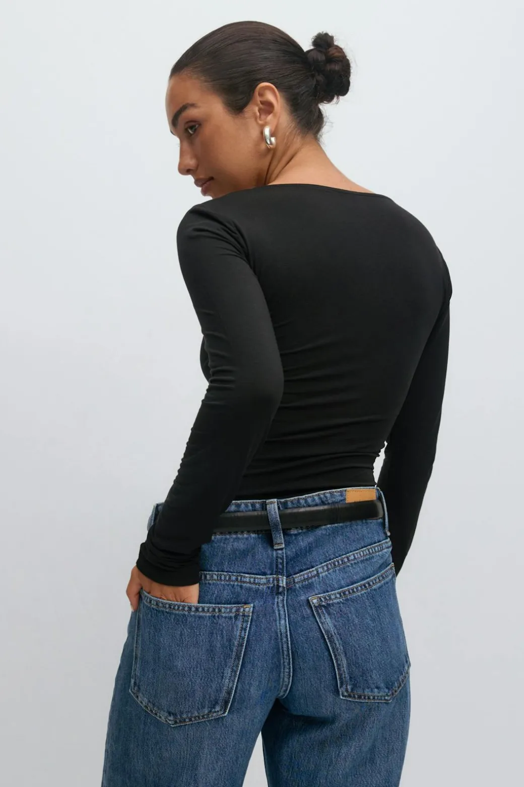 Scoop neck top