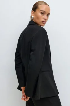 Shaped blazer