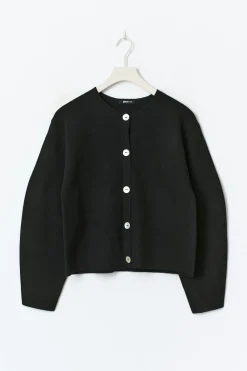 Shaped knitted cardigan