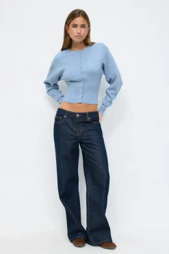 Shaped knitted cardigan