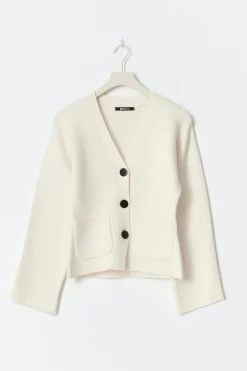 Shaped knitted cardigan