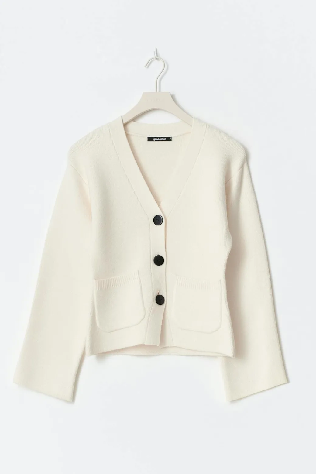 Shaped knitted cardigan