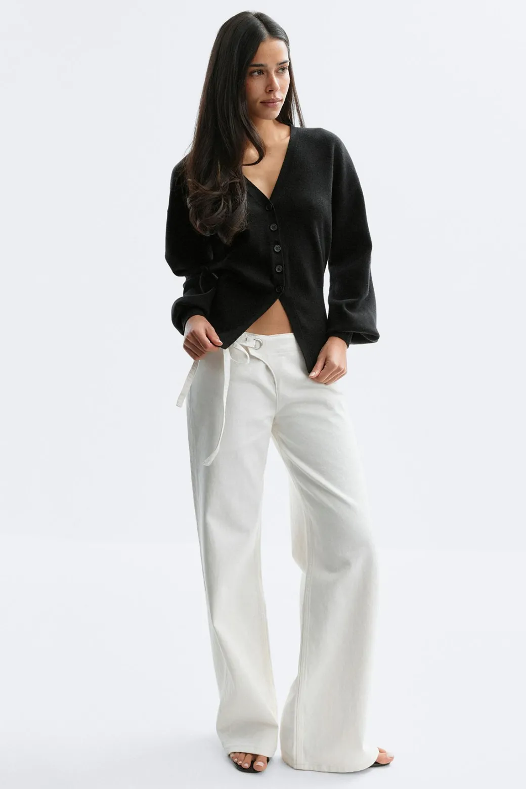 Shaped knitted cardigan