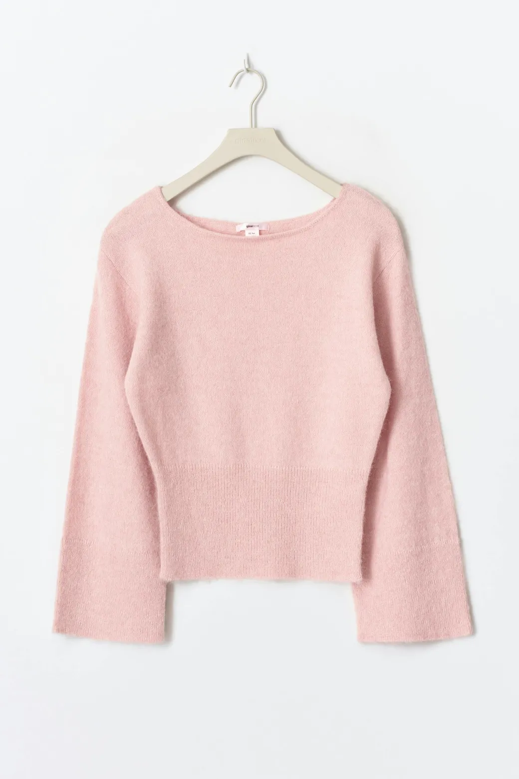 14+ shaped knitted sweater