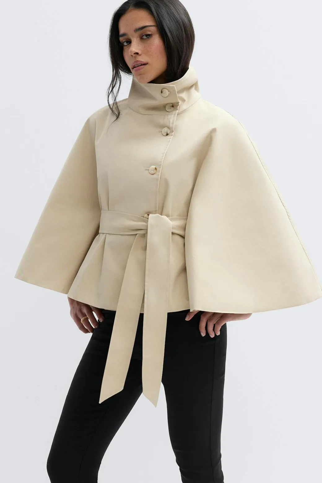 Short cape trench jacket