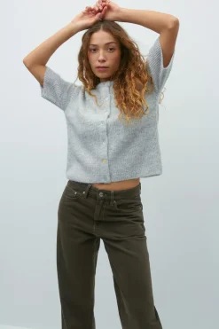 Short sleeve knitted cardigan