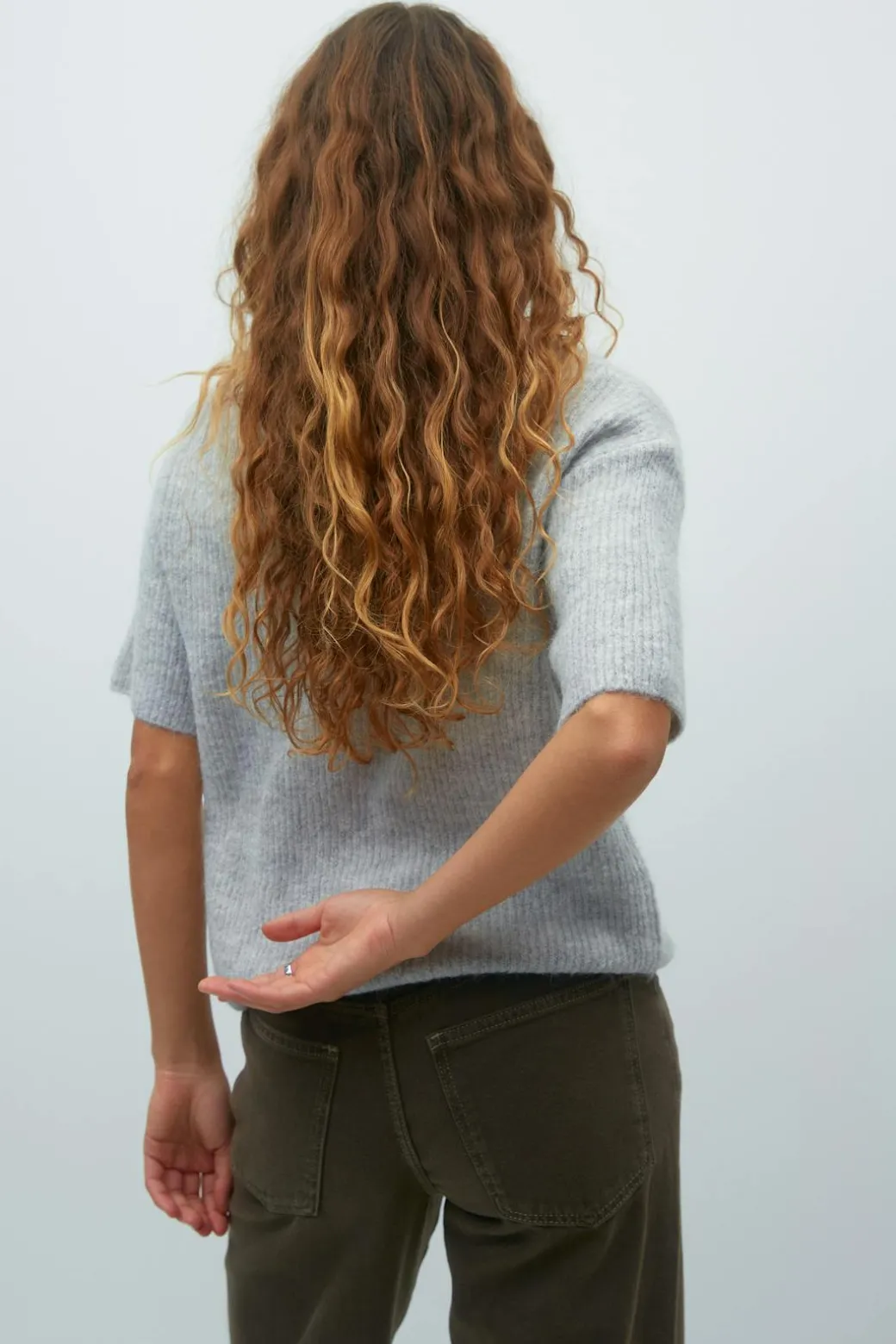 Short sleeve knitted cardigan