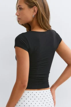 Slim fit short sleeve top