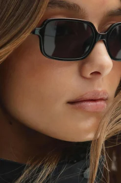 Slim rectangular sunglasses