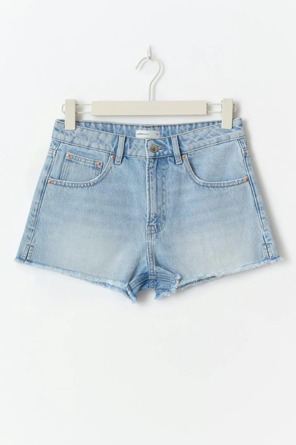 Slit denim shorts
