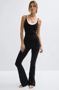 Soft strap yoga singlet
