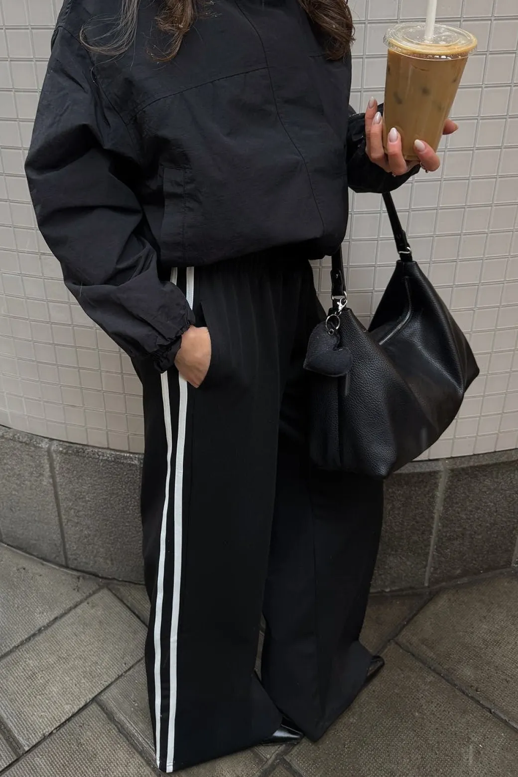 Sporty wide trousers