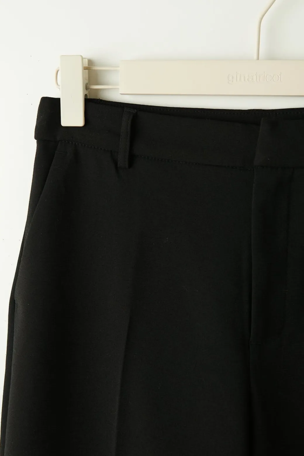 straight tall trousers