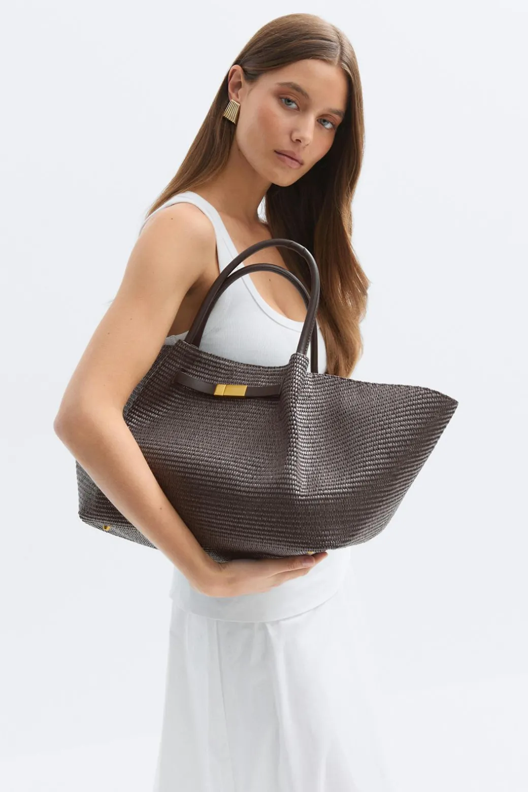 Structure strap tote bag