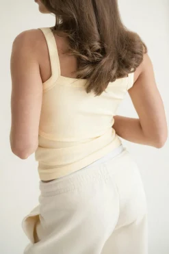 Tight fit rib singlet