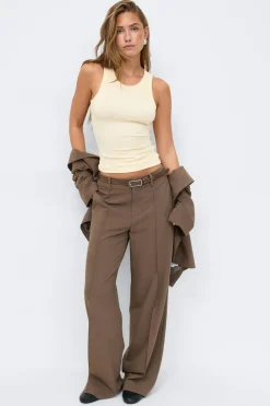 Tight fit rib tank
