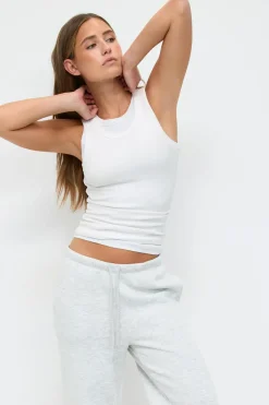 Tight fit rib tank