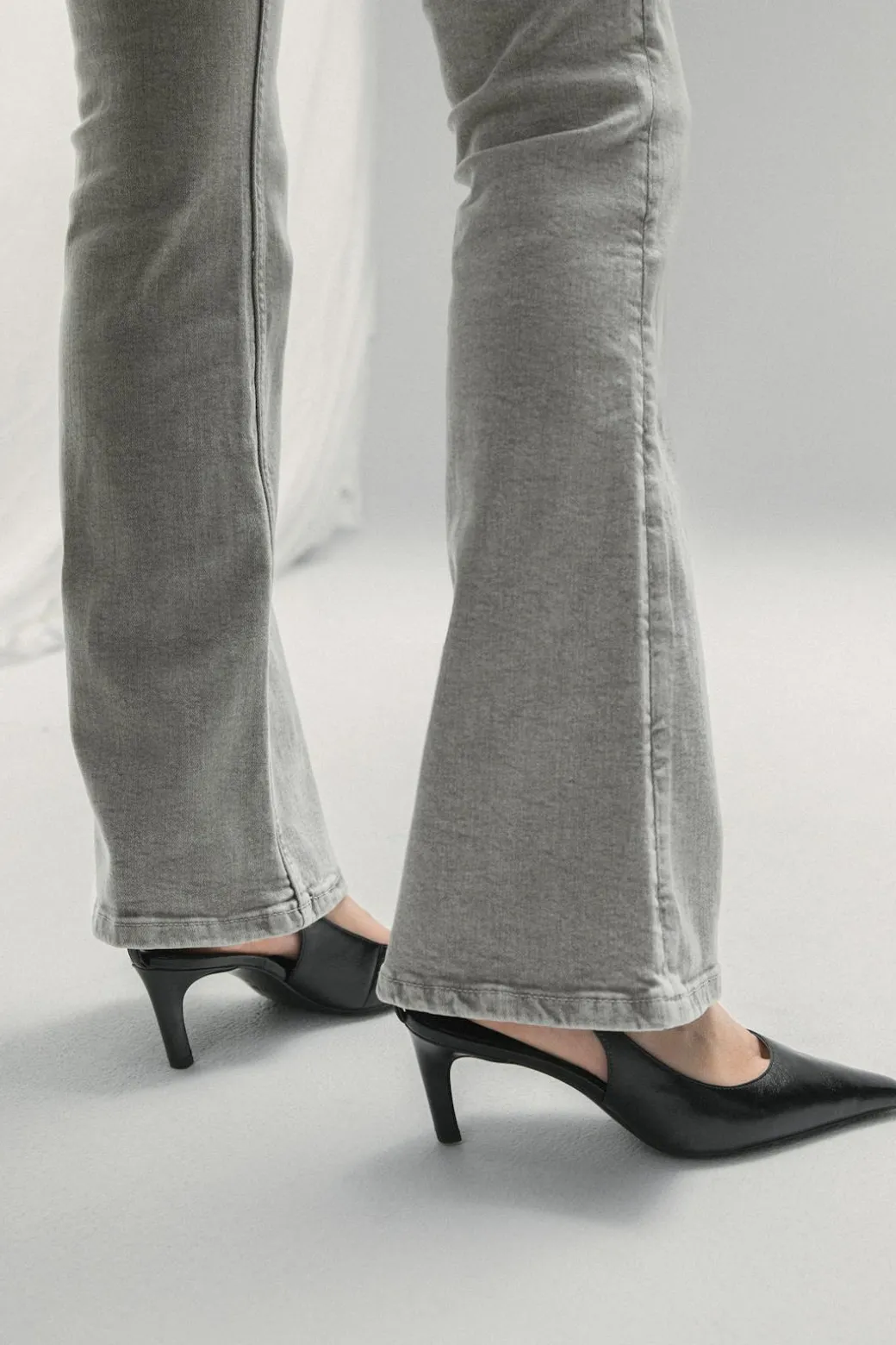 Ultra low bootcut jeans