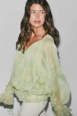 Wavy blouse