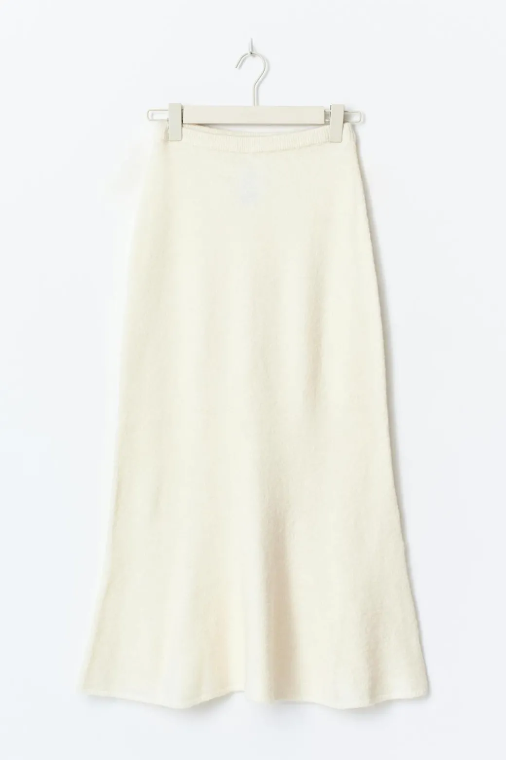 Wide knitted skirt