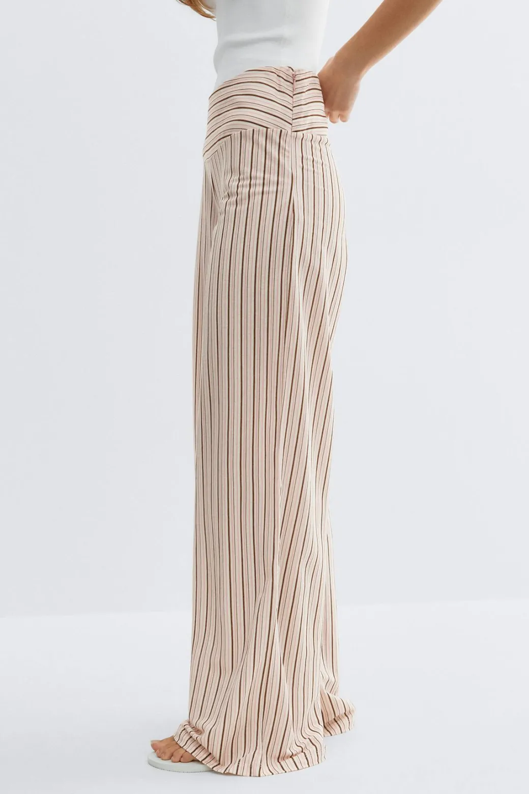 Wide leg trousers