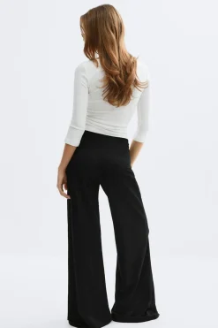 Wide leg trousers